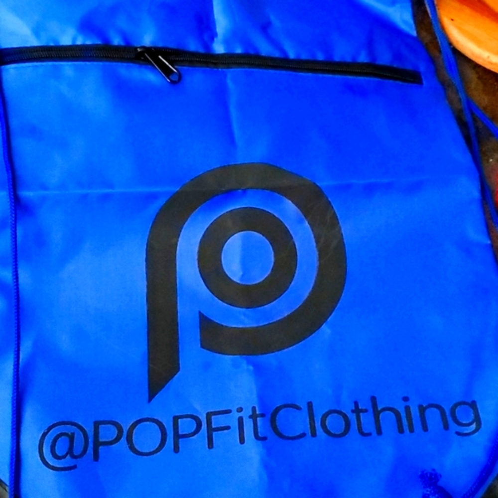 2 pairs of Pop fit leggings Capri Harlow leggings with accessory bag.